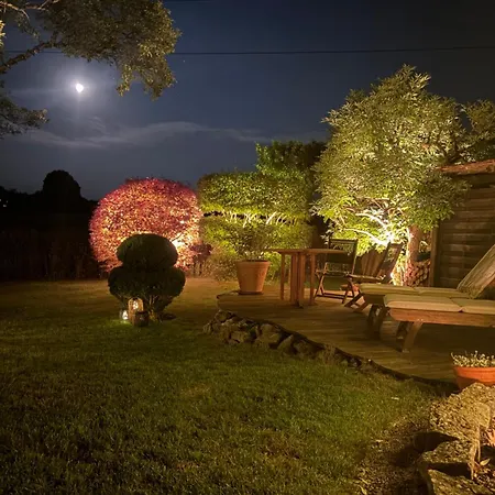 Mit Parkaehnlichem Garten Am Feldrand * Grunkraut